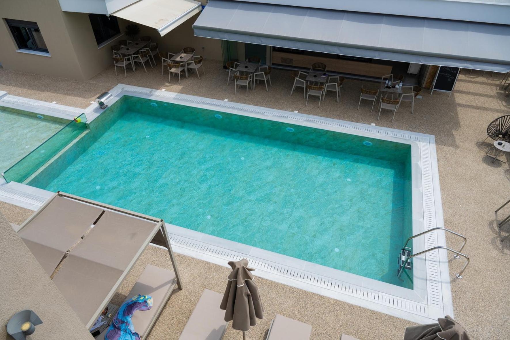 Callista Suites Флогита Екстериор снимка