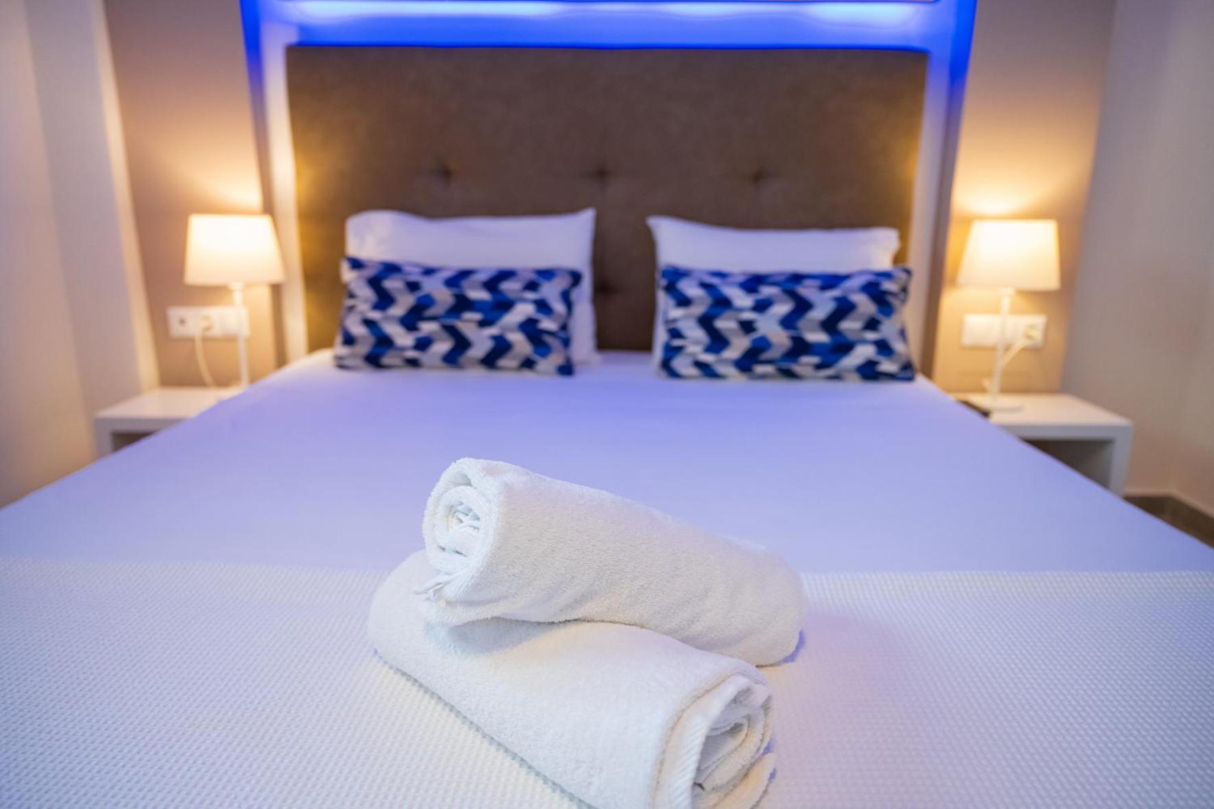 Callista Suites Флогита Екстериор снимка